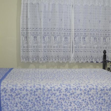 Quarto duplo a 1 quadra do mar Itapema Exterior foto