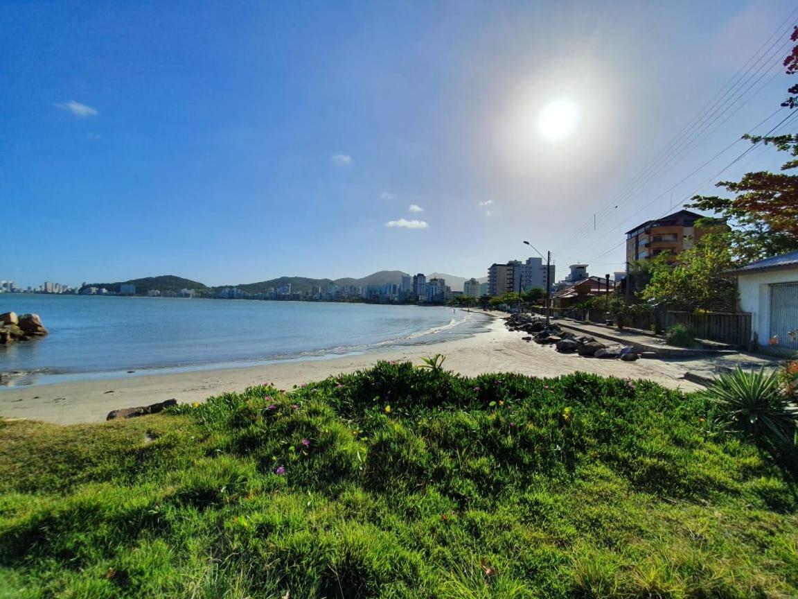Quarto duplo a 1 quadra do mar Itapema Exterior foto