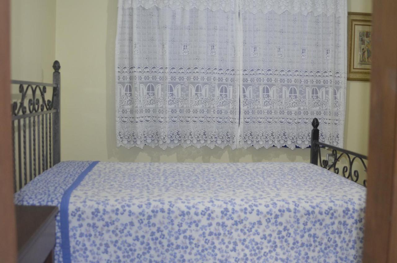 Quarto duplo a 1 quadra do mar Itapema Exterior foto