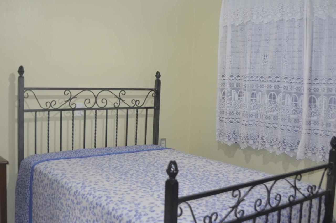Quarto duplo a 1 quadra do mar Itapema Exterior foto